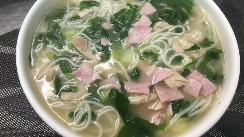 451. Noodles with Chicken and Ham 雞火煨麵